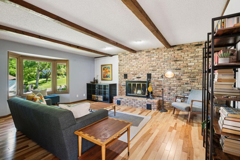 9079 Hyland Creek Cir, Bloomington, MN 55437