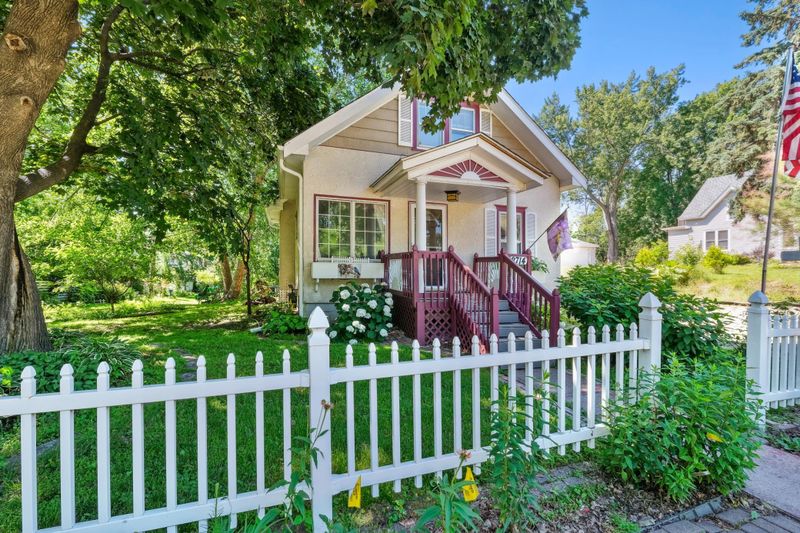 2714 17th Ave E, North Saint Paul, MN 55109