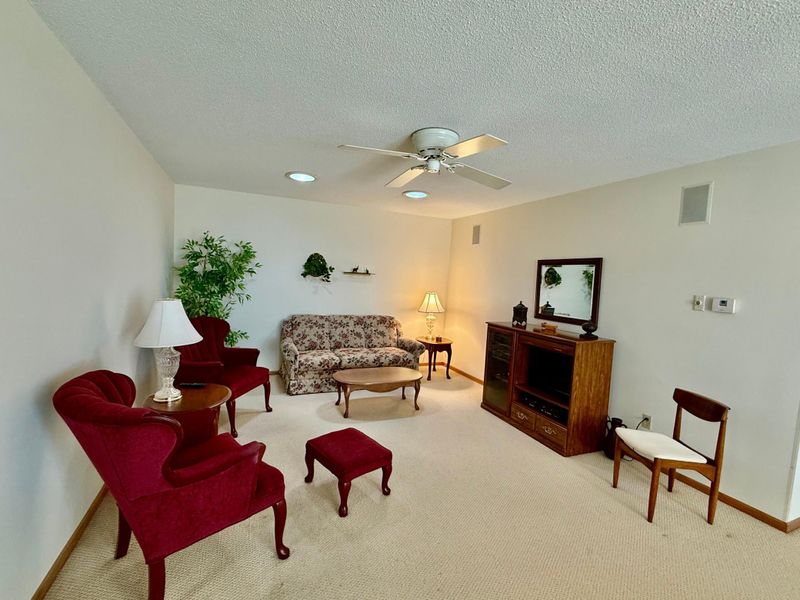 14401 Glenda Dr, Apple Valley, MN 55124