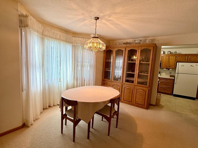 14401 Glenda Dr, Apple Valley, MN 55124