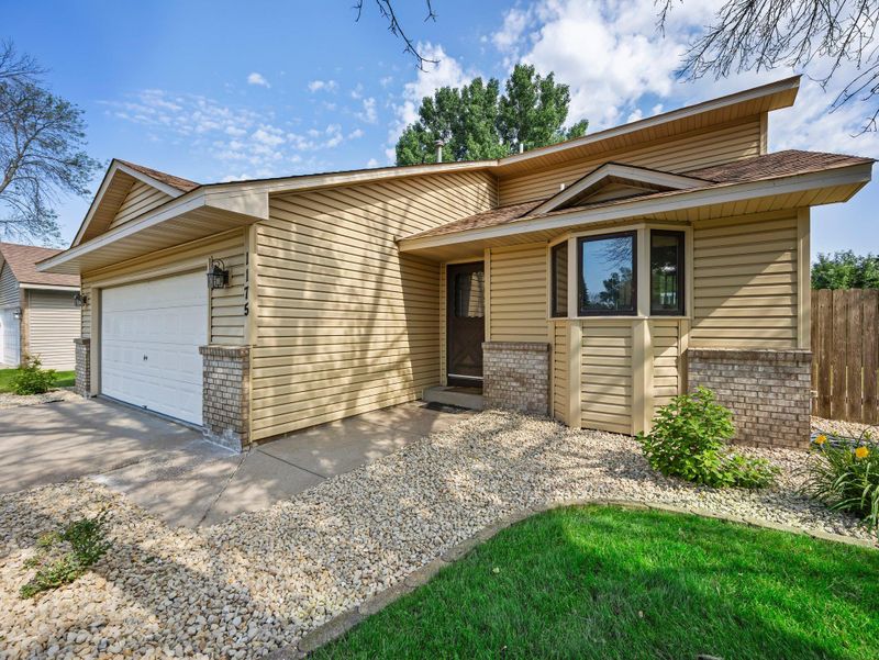 1175 98th Ave NE, Blaine, MN 55434