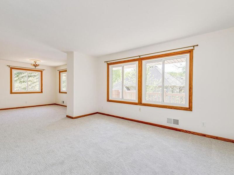 7651 W 86th St, Bloomington, MN 55438