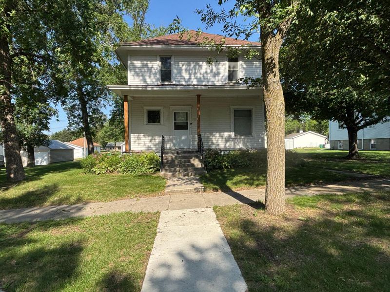 205 N Main St, Hendricks, MN 56136
