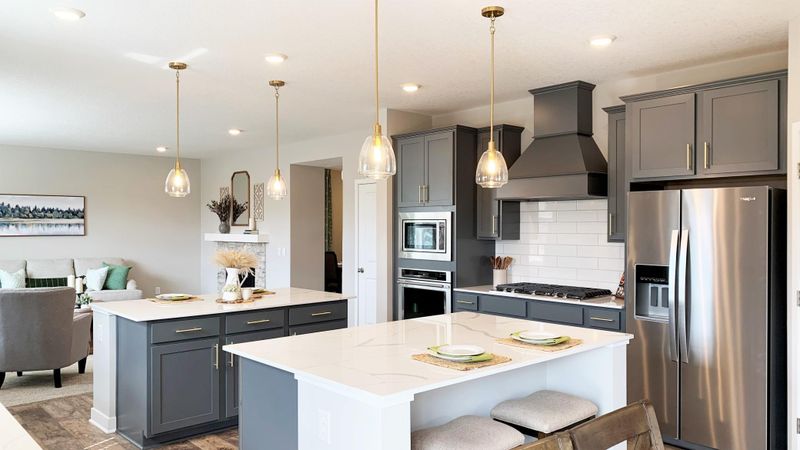 1675 Oak Creek Ct, Chaska, MN 55318