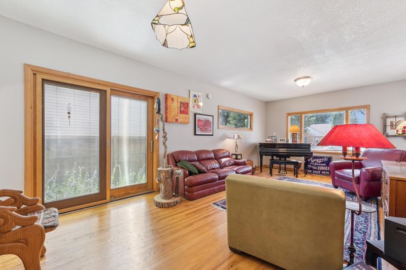 4105 31st Ave S, Minneapolis, MN 55406