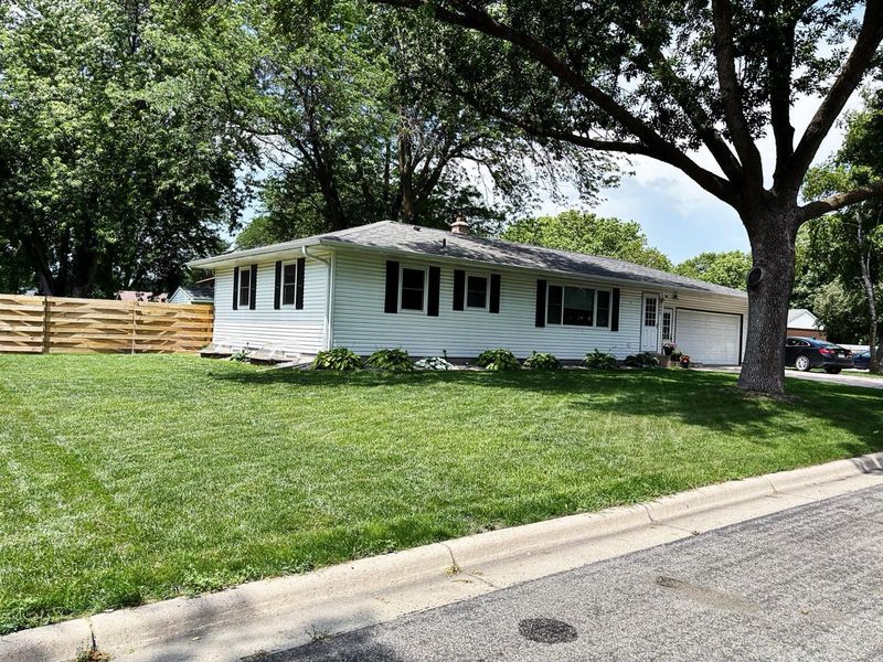 400 Morten Dr, Redwood Falls, MN 56283