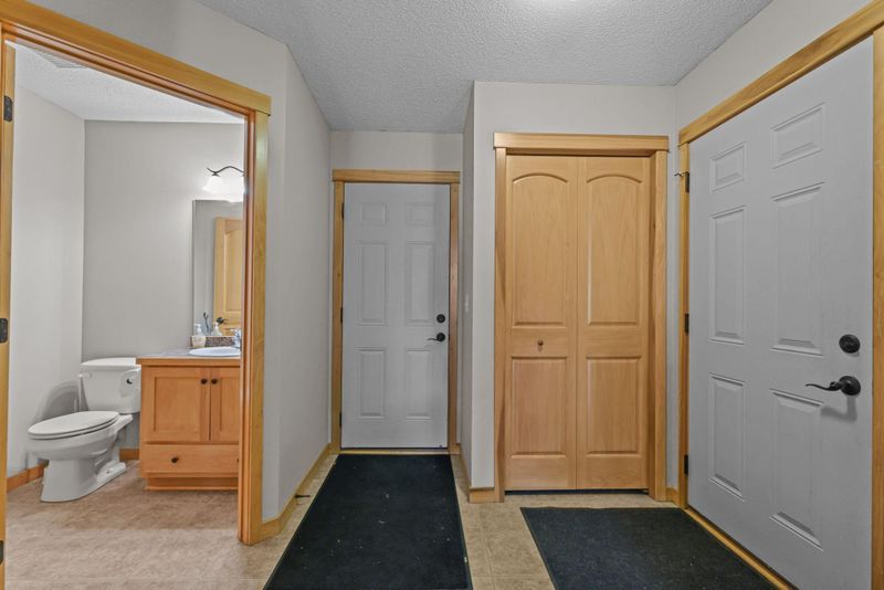 861 120th Ln NW, Coon Rapids, MN 55448