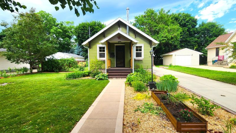 915 8th Ave SE, Rochester, MN 55904