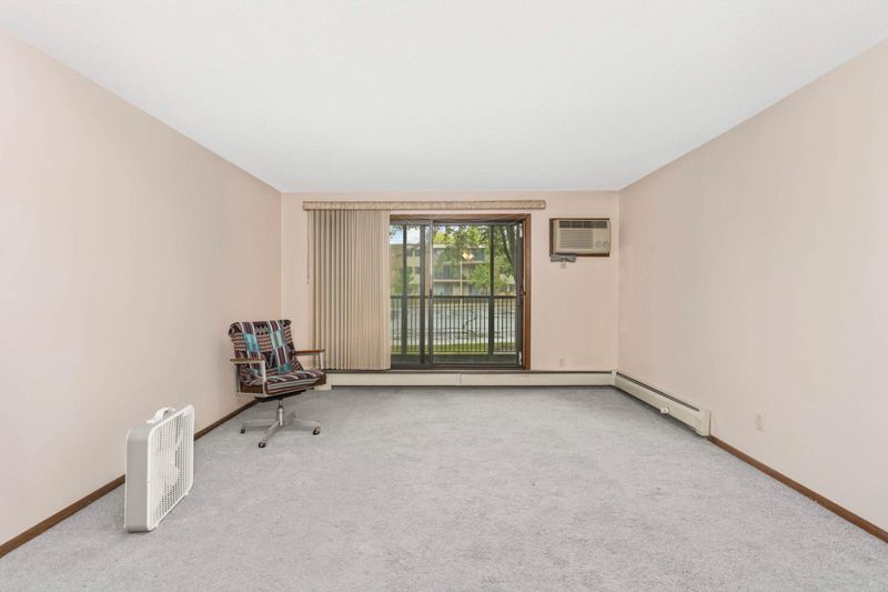 1887 Silver Bell Rd #115, Eagan, MN 55122