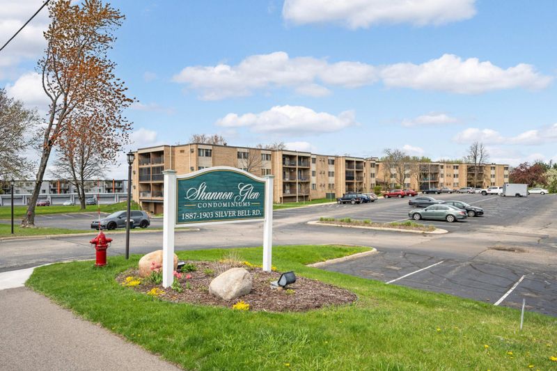 1887 Silver Bell Rd #115, Eagan, MN 55122