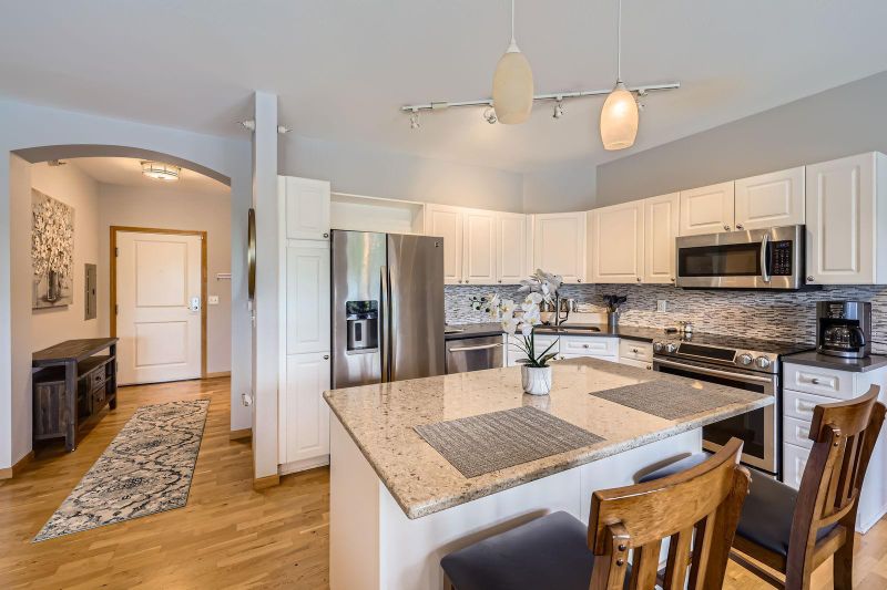 1800 Graham Ave #303, Saint Paul, MN 55116