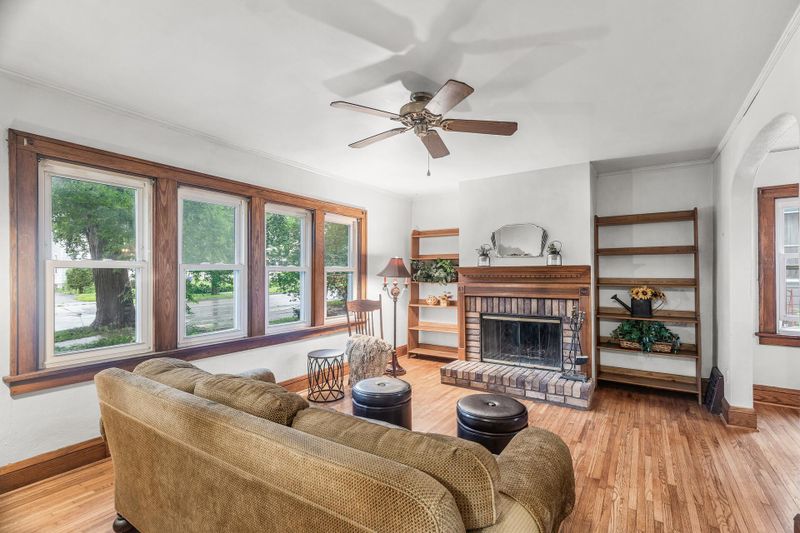 421 Belvidere St E, Saint Paul, MN 55107