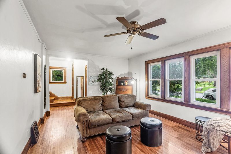 421 Belvidere St E, Saint Paul, MN 55107