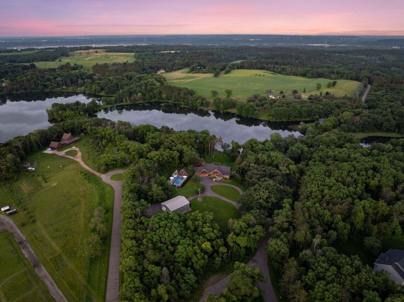 1099 Indian Trl S, Afton, MN 55001
