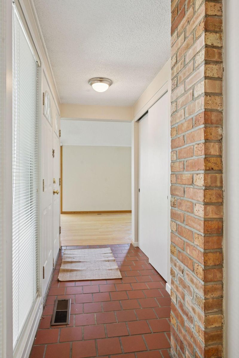 6308 Barrie Rd #1C, Edina, MN 55435