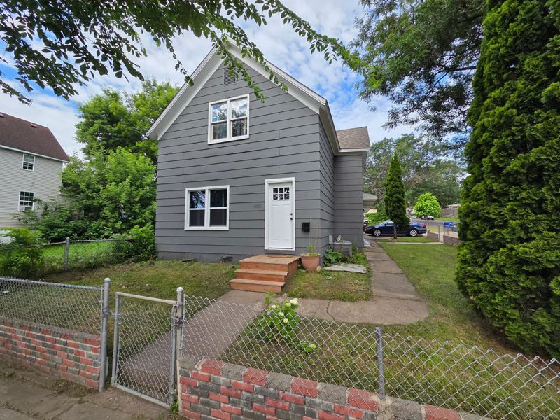 983 Marion St, Saint Paul, MN 55117