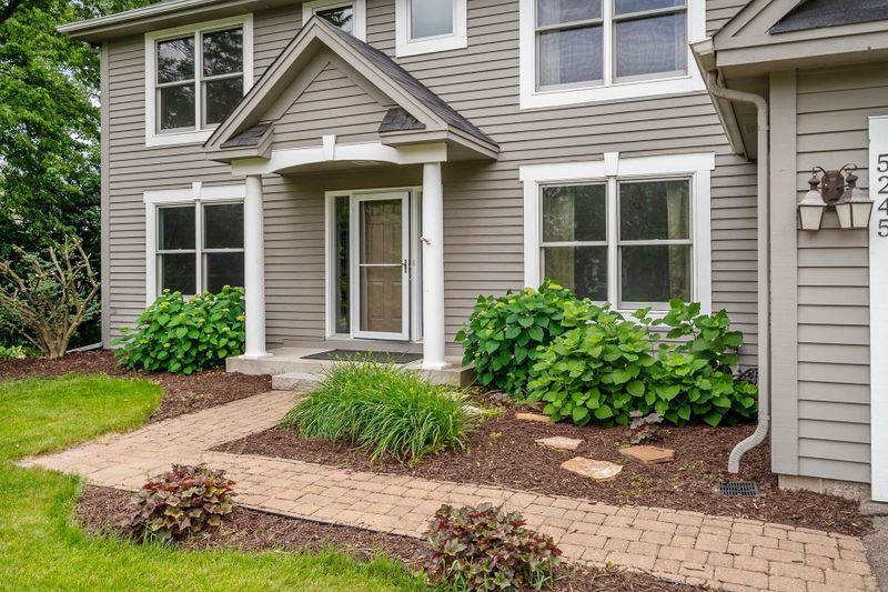 5245 Dufferin Dr, Savage, MN 55378