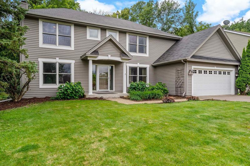 5245 Dufferin Dr, Savage, MN 55378