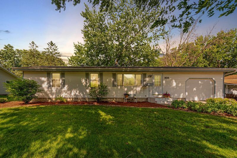 103 9th Ave SE, Faribault, MN 55021