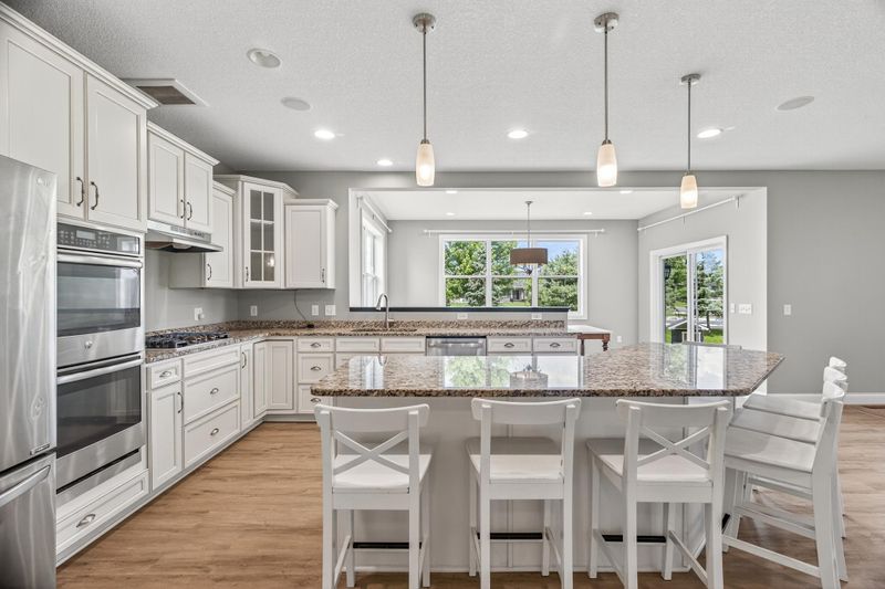 11104 4th St N, Lake Elmo, MN 55042
