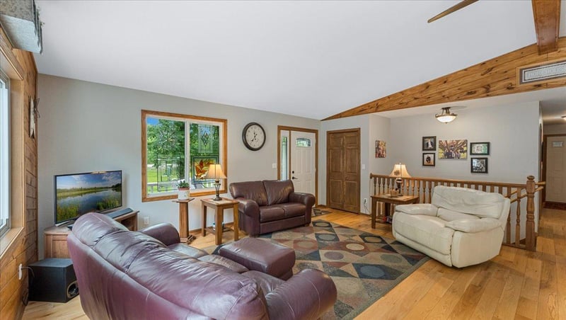 17871 Dove Hill Rd, Eden Valley, MN 55329