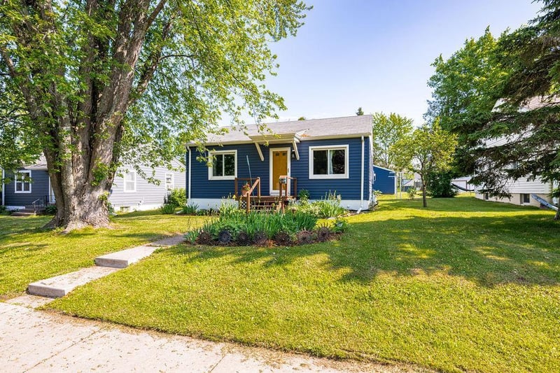 4918 Glenwood St, Duluth, MN 55804