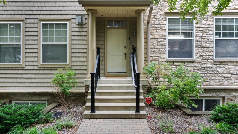 11333 Stratton Ave, Eden Prairie, MN 55344