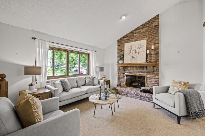 1306 Wynridge Dr, Arden Hills, MN 55112