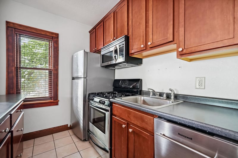 1812 Clinton Ave #203, Minneapolis, MN 55404