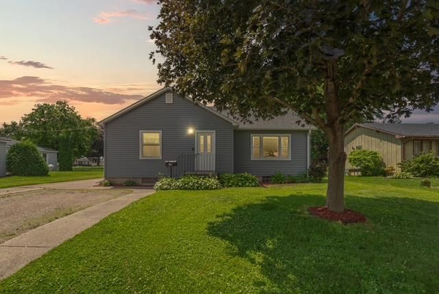 220 8th Ave SW, Faribault, MN 55021