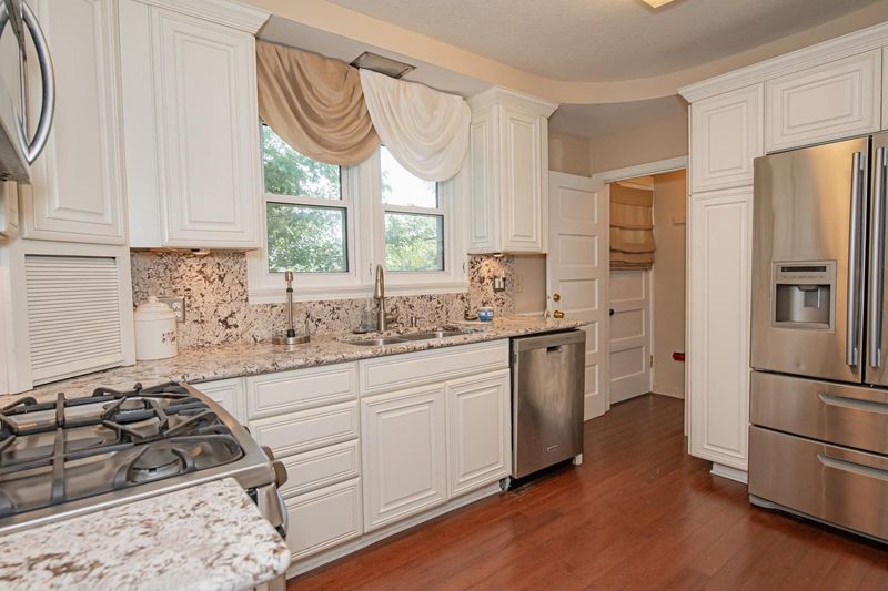 462 Saint Charles St, Winona, MN 55987