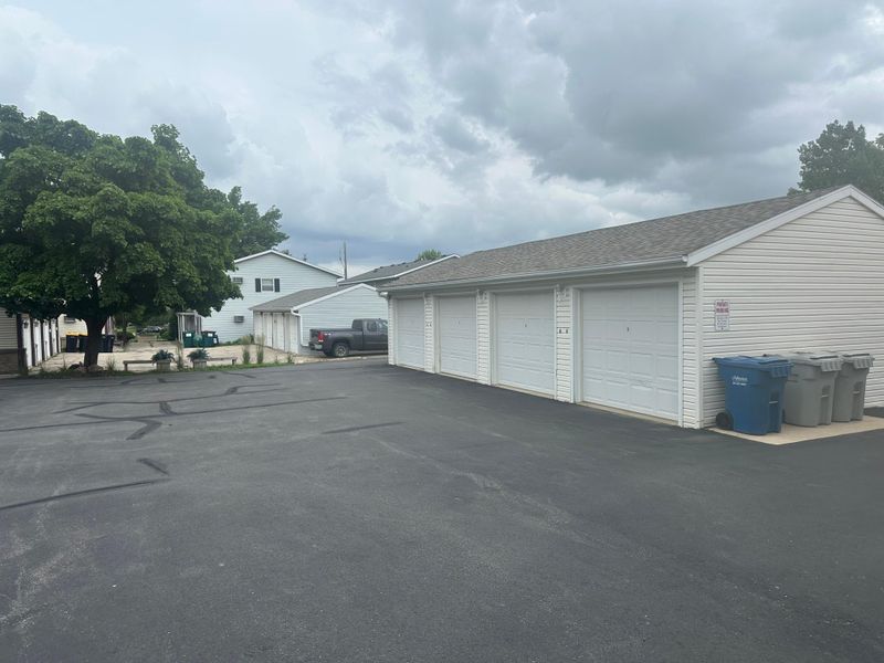 2227 3rd St SW, Rochester, MN 55902