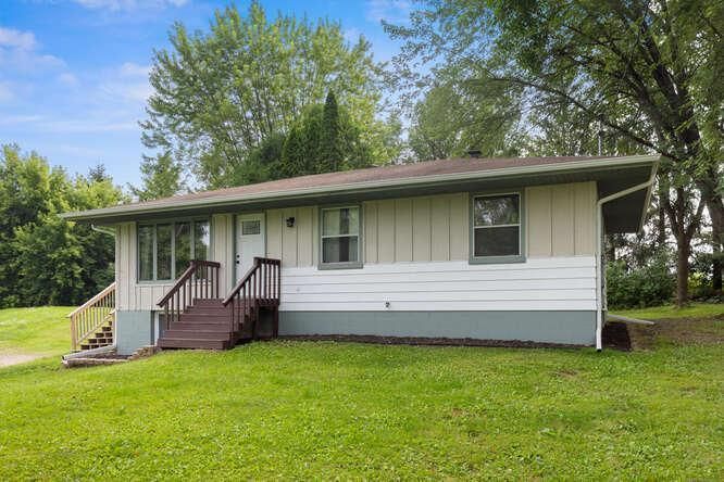44775 Bending Ave, Harris, MN 55032