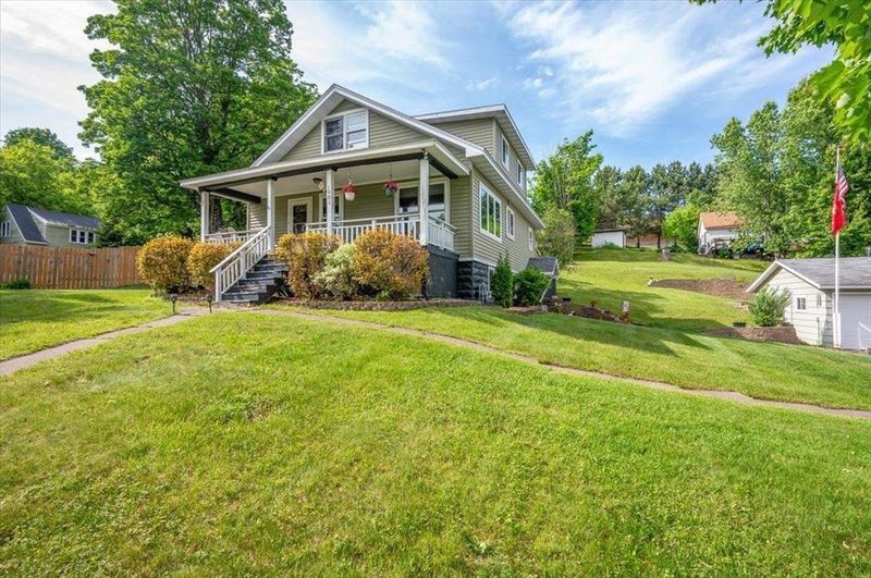 1901 Springvale Rd, Duluth, MN 55811