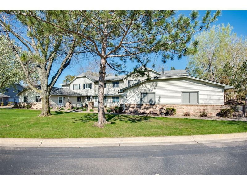 11348 Ibis St NW, Coon Rapids, MN 55433