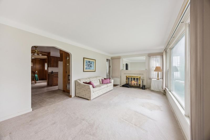 1895 Edgewater Ave, Arden Hills, MN 55112