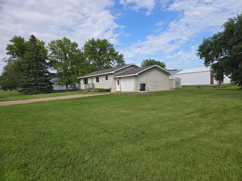266 6th St, Hancock, MN 56244