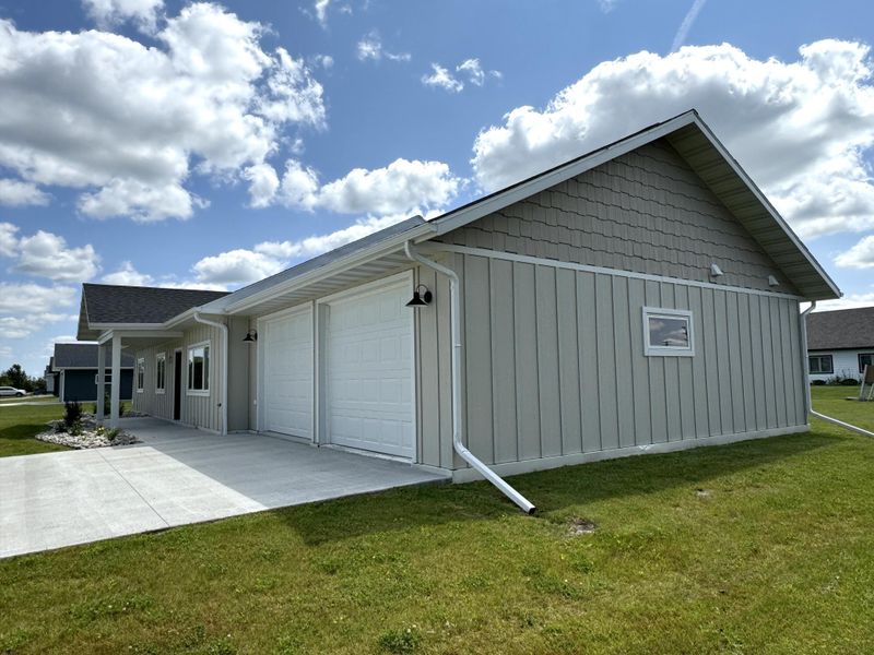 506 Lincoln St SE, Warroad, MN 56763