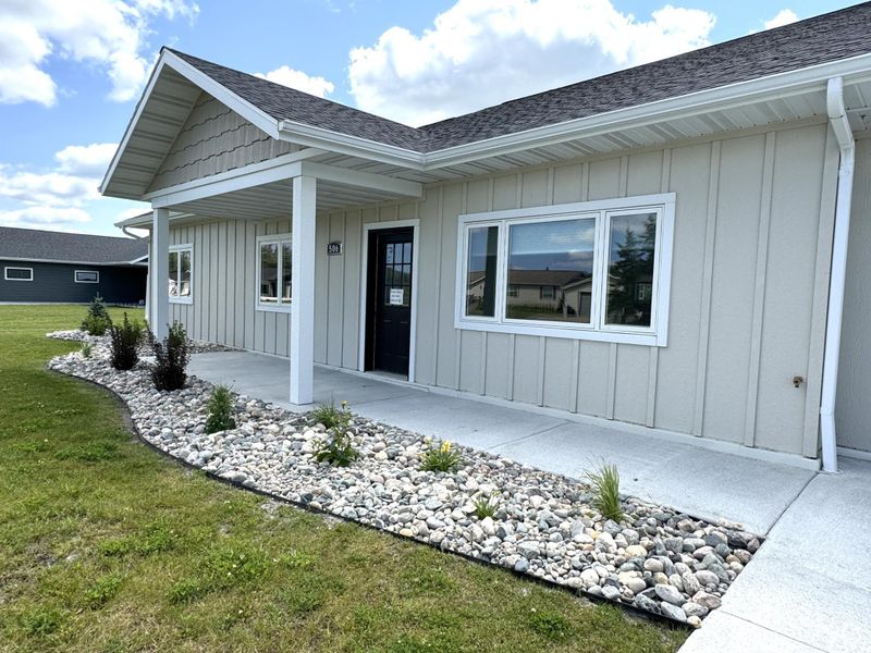 506 Lincoln St SE, Warroad, MN 56763