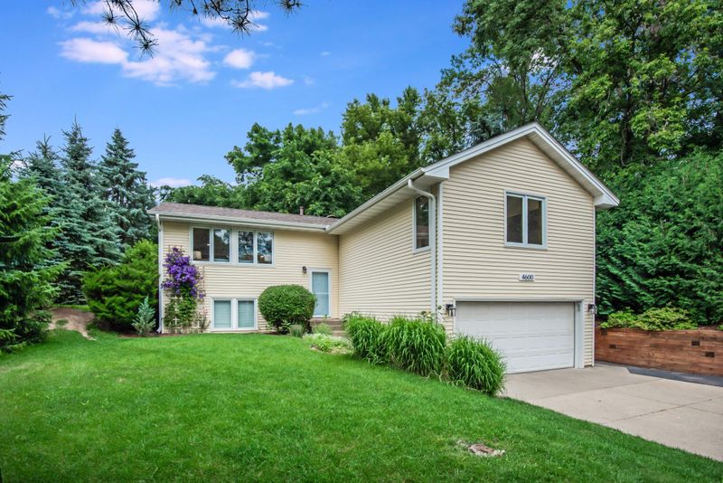 4600 Fern St, Maple Plain, MN 55359