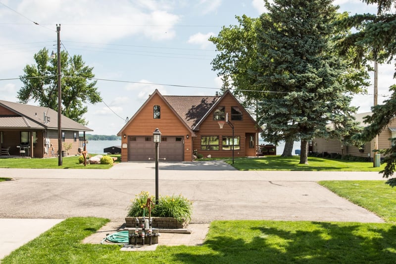 28832 S Shore Dr, Starbuck, MN 56381