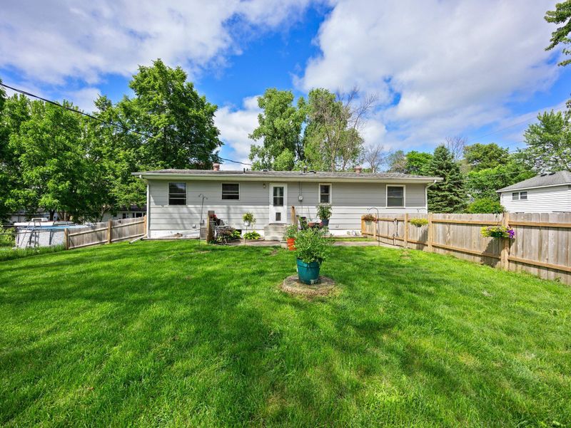 176 8th Ave NE, Forest Lake, MN 55025