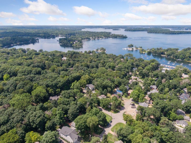 3815 Deephaven Ave, Deephaven, MN 55391