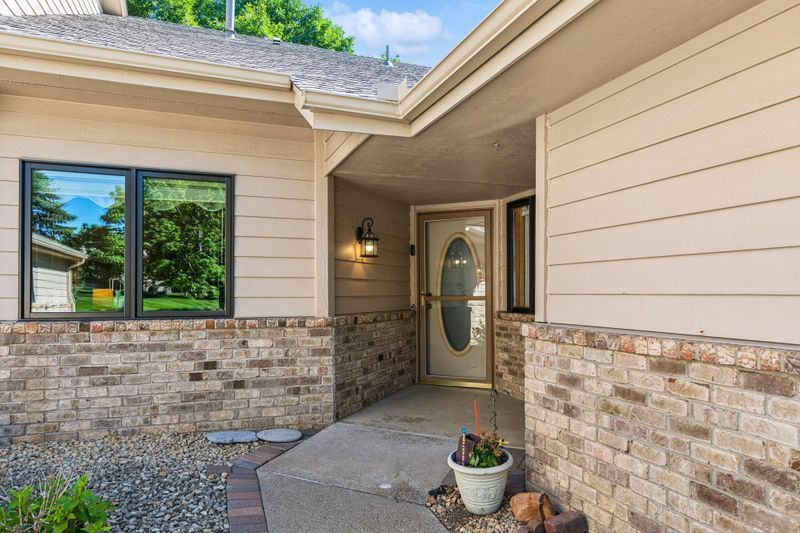 14361 Embassy Way, Apple Valley, MN 55124