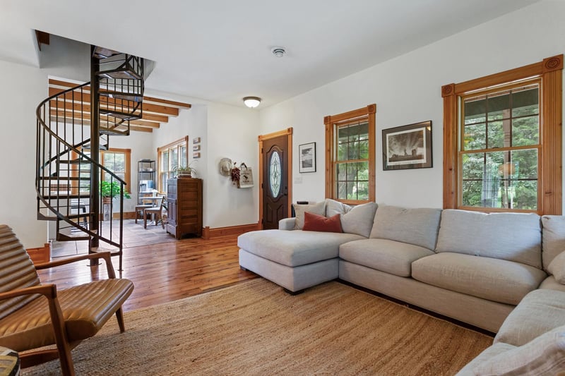 33245 Teal Ave, Shafer, MN 55074