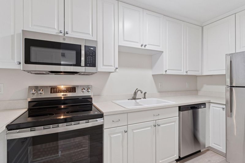 4100 Parklawn Ave #118, Edina, MN 55435
