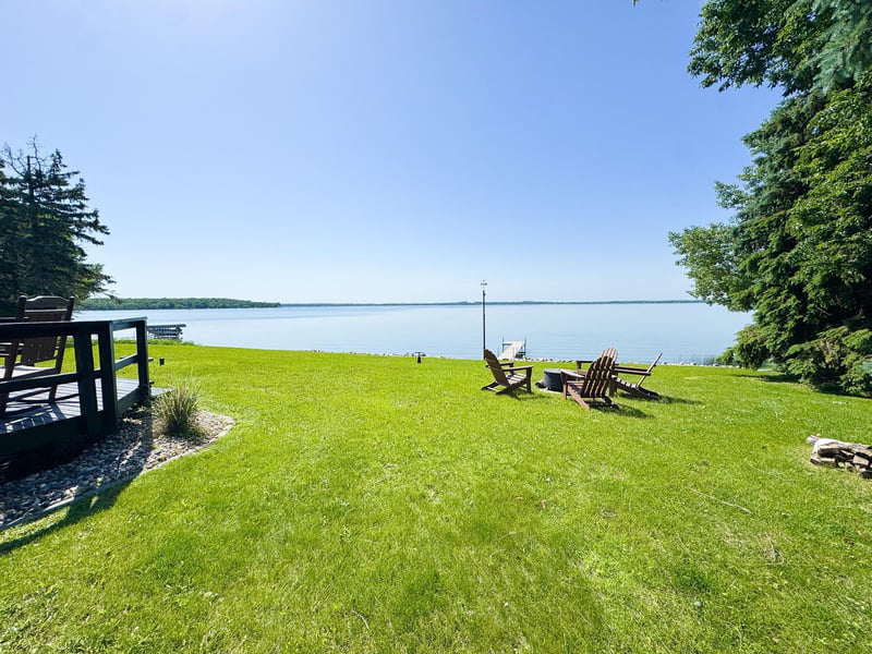 38498 North Shore Dr, Battle Lake, MN 56515