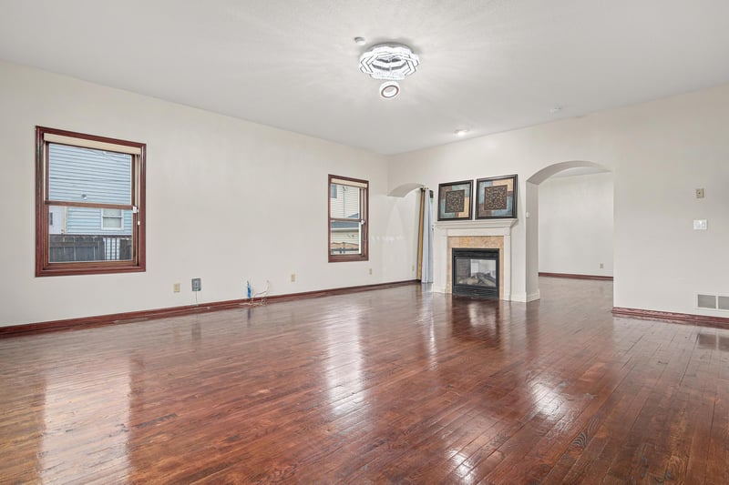 338 Aurora Ave, Saint Paul, MN 55103
