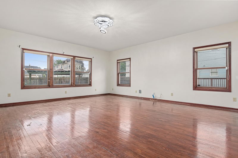338 Aurora Ave, Saint Paul, MN 55103