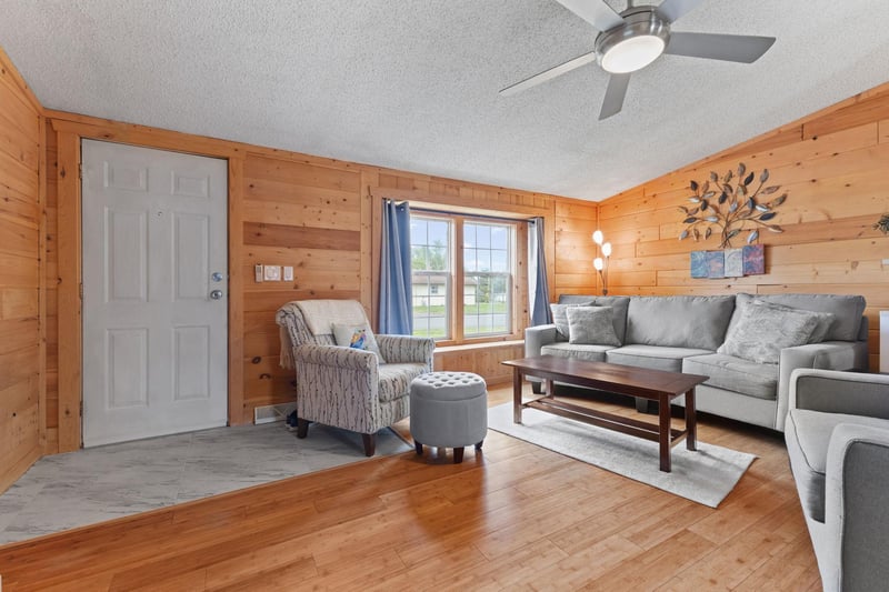 713 Center St, Chetek, WI 54728